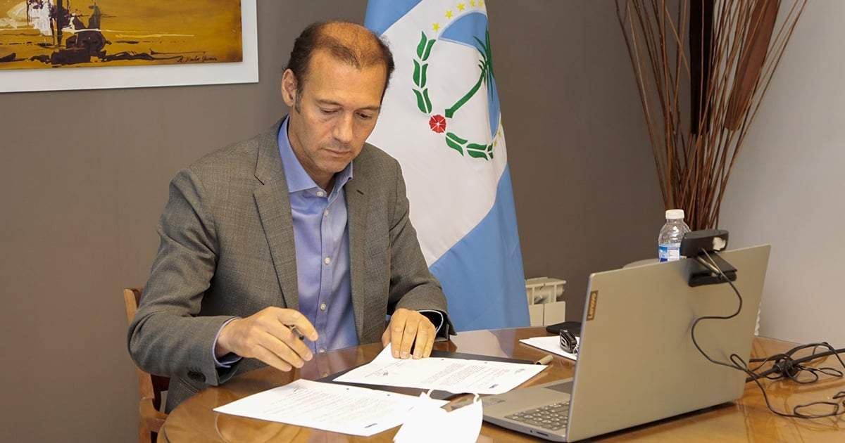La firma del decreto fue realizada ayer. Fuente: (Twitter)