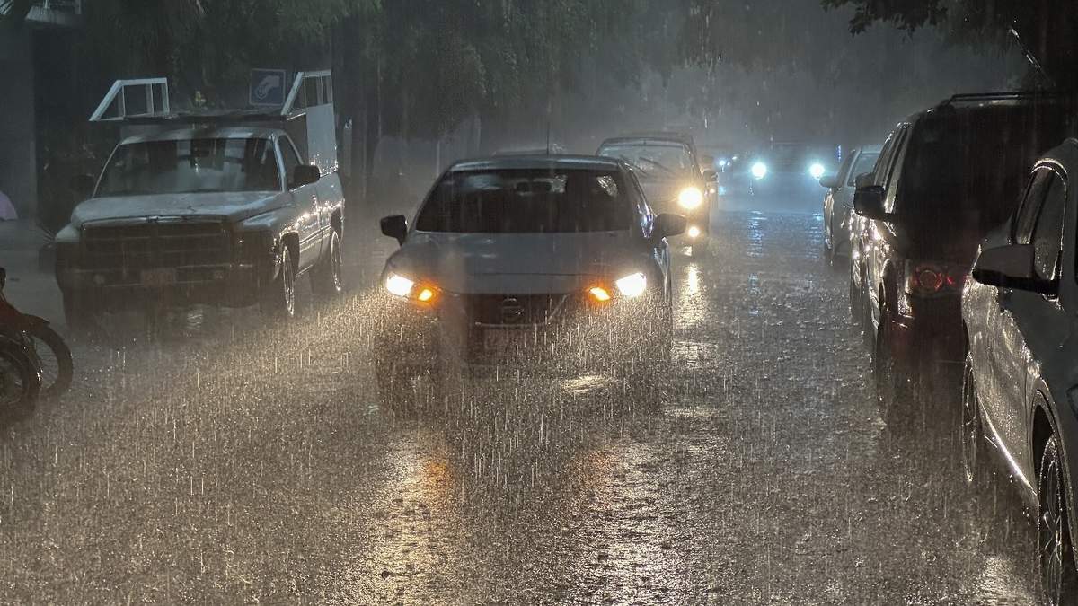 Noche de precipitaciones fuertes en CDMX