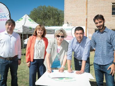 Koopmann renovó el acuerdo con LUNCEC por lo que el mamógrafo y odonto-móvil continuarán en 2023