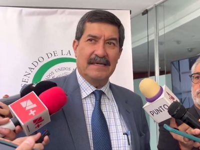 Javier Corral se registra como senador y rechaza ser prófugo de la justicia