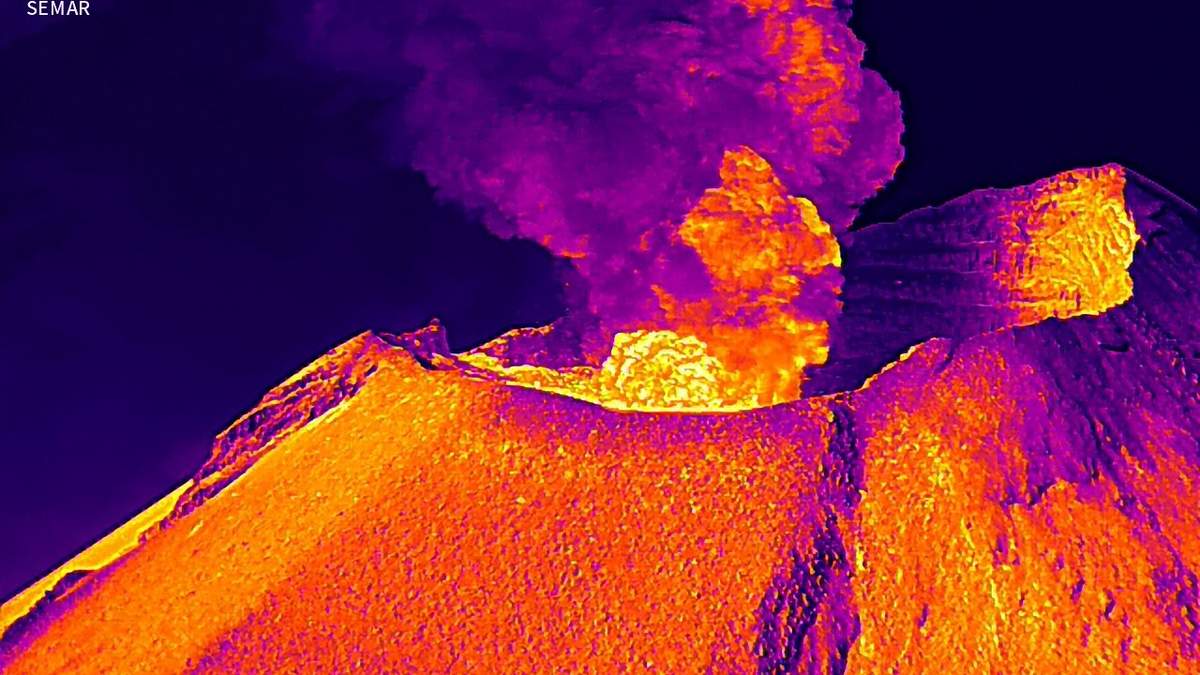 El volcán Popocatépetl visto desde un dron