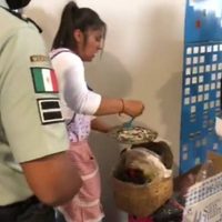 Secretaria de Cultura lleva a Los Pinos a "Doña Lupita", la vendedora de doraditas del AIFA
