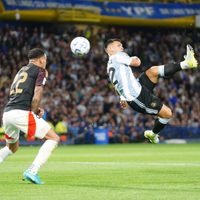 Fin de año feliz: la Selección Argentina venció 1 a 0 Perú con gol de Lautaro y quedó a un paso del Mundial