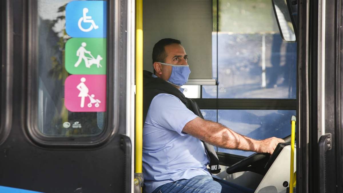 Chofer de colectivo. Fuente: (Instagram)