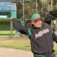 AMLO salió de Palacio Nacional para practicar beisbol a 4 días de su cateterismo