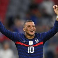 Real Madrid ofrece 160 millones de euros al París Saint Germain por Mbappé