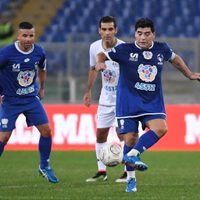 Agrede Maradona a Verón en partido por la paz