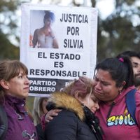 Entre lágrimas, dolor y abrazos pidieron justicia por el femicidio de Silvia Cabañares en Las Perlas
