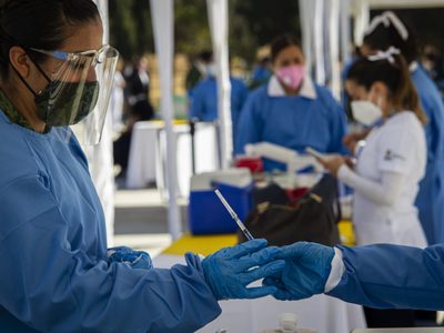 Destacan la contribución de las mujeres a la lucha contra la pandemia