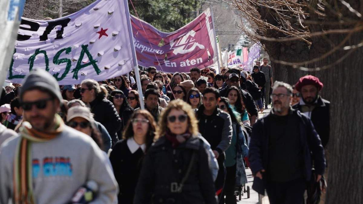 Docentes de Neuquén volverán a realizar marchas durante la próxima semana. Fuente: (Emiliano Ortiz)