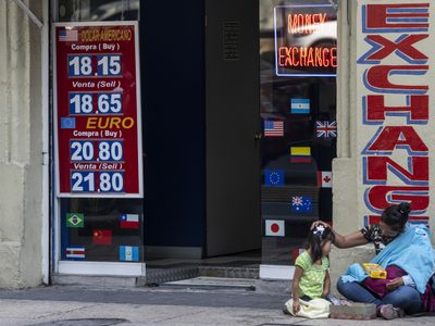 Peso gana terreno después de decisión de la Fed