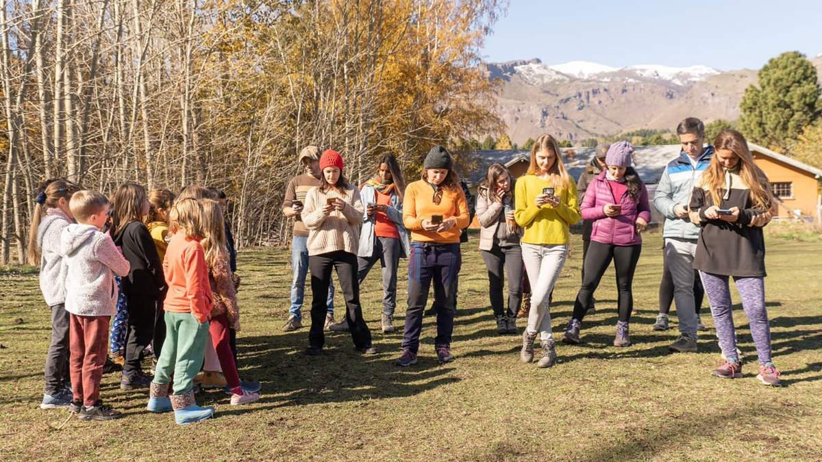 Sin celulares en San Martin de los Andes . Fuente: (Infobae)