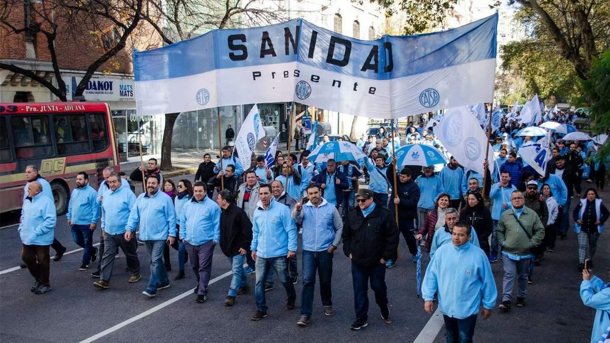 El incremento salarial será gradual y se divide en cuatro meses. Fuente: (Twitter)