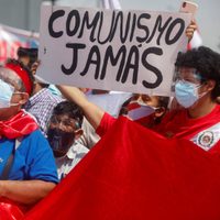 Miles protestan en Perú en rechazo al nuevo gabinete de Pedro Castillo