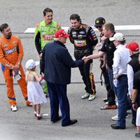 Trump asiste a Daytona 500 y dice que el espíritu de Nascar “impulsará la Edad de Oro de EU”