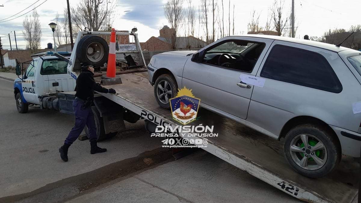 En uno de los allanamientos se secuestró el automóvil utilizado como apoyo en el robo. Fuente: (Policía de Neuquén)
