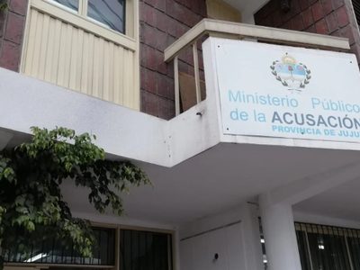 Tres docentes fueron detenidos por el presunto abuso de una alumna de 15 años