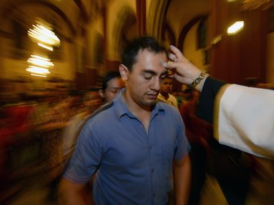 Población católica disminuyó 5% en una década por desgaste moral y "mal ejemplo": Arquidiócesis