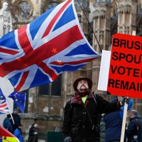 Obligan a May a acelerar el plan 'B” si pierde su proyecto de Brexit