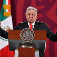 Tras rechazo del general Sandoval para explicar hackeo a Sedena, AMLO pide no darle "importancia"