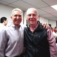 Madrazo y Mayans olvidan sus pleitos… ahora se abrazan, posan y sonríen