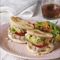 Bocaditos de atún, huevo y tomate: en pocos minutos, resolvé la cena de las vacaciones con esta genial receta