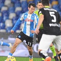 El Napoli de "Chucky" Lozano cae 2-1 frente a Spezia