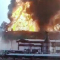 Incendio en la refinería de Pemex en Salina Cruz se reactiva; alertan por 150 familias en riesgo