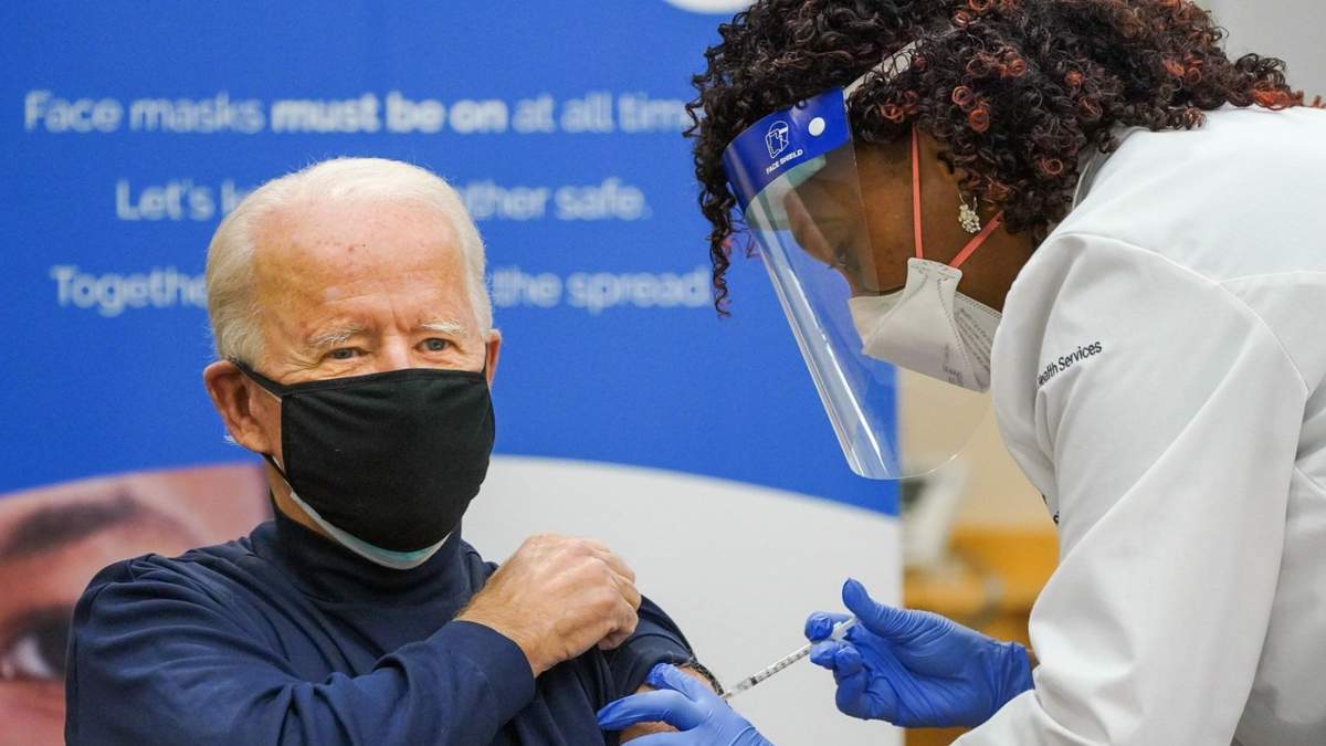 El presidente electo de Estados Unidos, Joe Biden, fue vacunado en el Hospital ChristianaCare de Delaware
