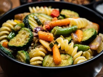 Resolvé la comida en pocos pasos: hacé esta pasta casera deliciosa y sin amasar, con 2 ingredientes