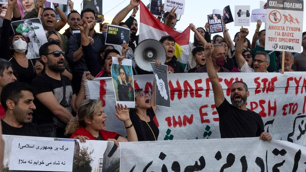 Protestas en Grecia en solidaridad con las mujeres iraníes