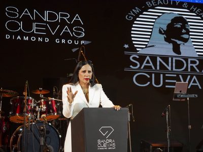 Sandra Cuevas ofrece "oportunidad laboral" en su empresa Diamond Group