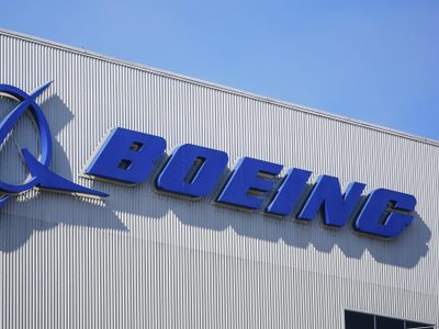 La FAA multaría hasta con 3.1 millones de dólares a Boeing por fallas de seguridad