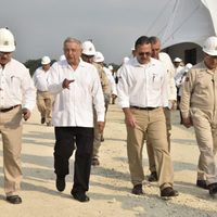 En Tabasco, AMLO visita mega yacimiento de 500 millones de barriles de petróleo