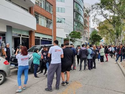 Trabajadores tercerizados de Salud están de paro por 24 horas