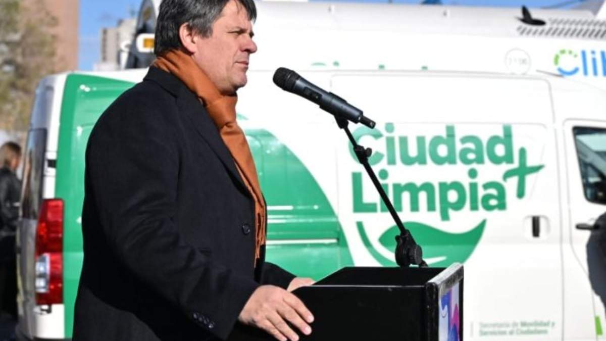 Mariano Gaido, intendente de Neuquén, durante la presentación del nuevo plan de recolección de residuos. Fuente: (Neuquén Capital)
