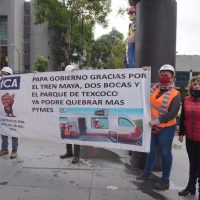 Pequeños y medianos empresarios protestan en ICA para exigir el pago de adeudos