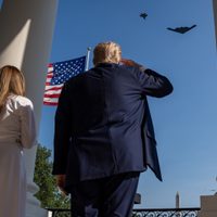 Trump anuncia que expulsará de Washington D.C. a toda la población sin hogar