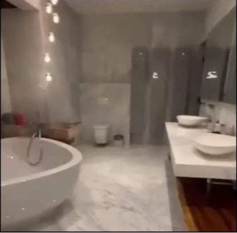 Baño supuestamente de la casa de "Alito"
