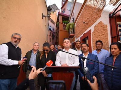 Alcalde de Guanajuato reabre Callejón del Beso entre reclamos de vecinos y comerciantes