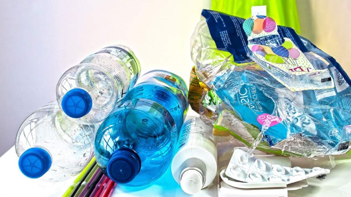 Botella plástica. Fuente: (X)