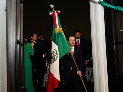 Gobernador Durazo encabeza ceremonia de 215 Aniversario del Grito de Independencia