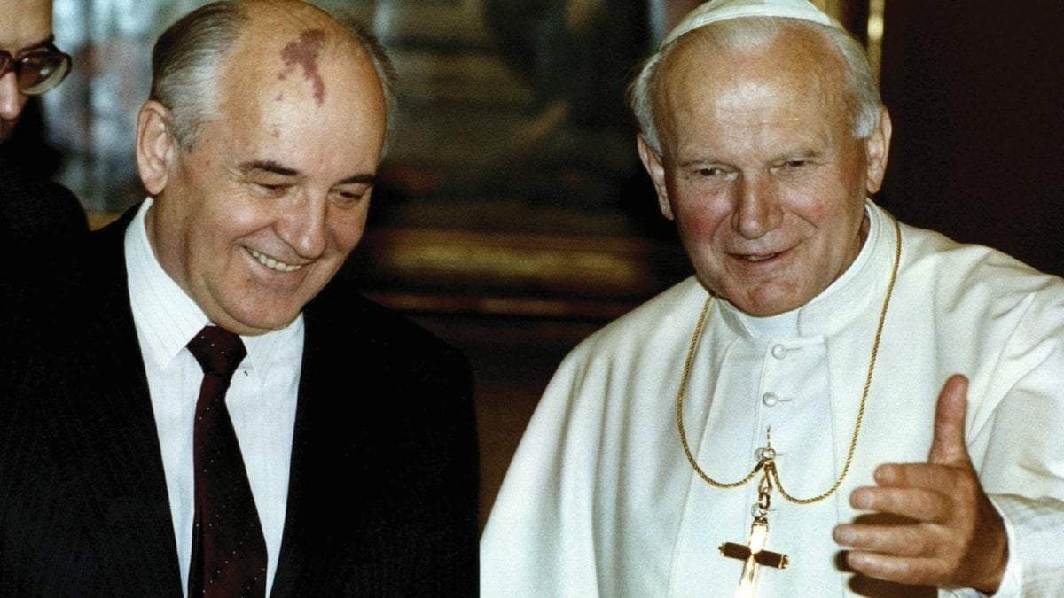 Histórico encuentro en el Vaticano entre Gorbachov y Juan Pablo II, el 1 de diciembre de 1989
