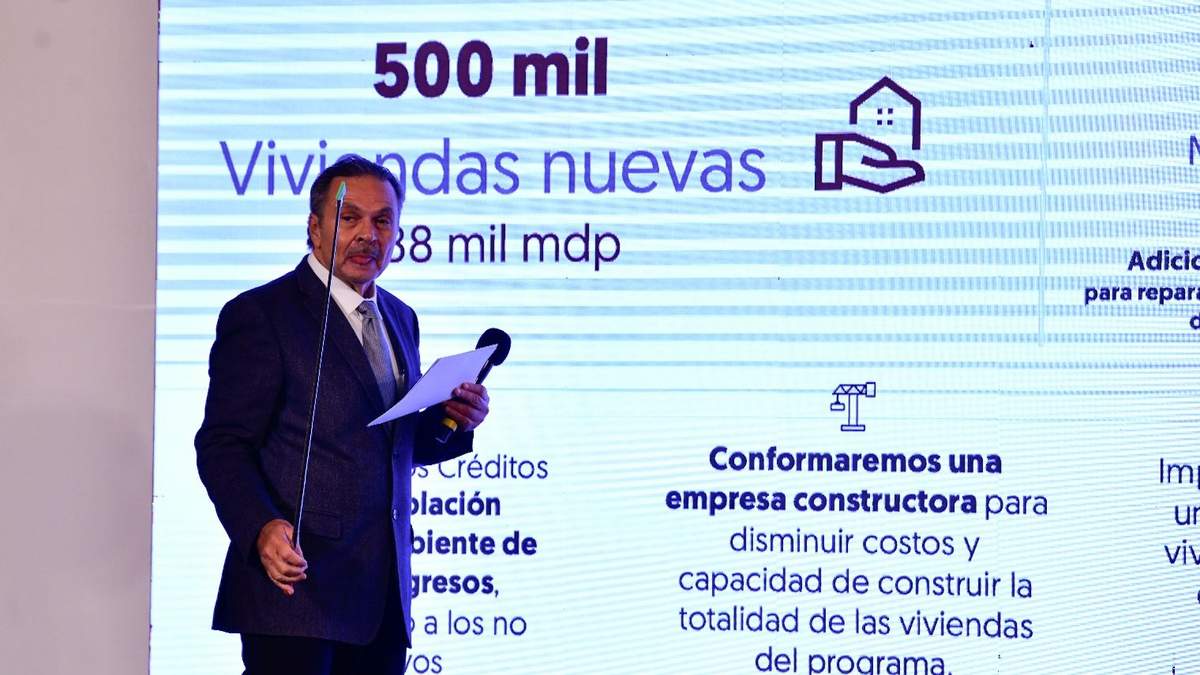 Octavio Romero Oropeza, director del Infonavit, en la conferencia mañanera