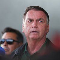 Bolsonaro vuelve a ser ingresado en un hospital tras sufrir dolores en la zona en la que fue apuñalado