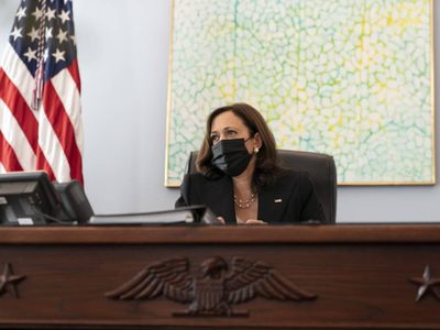 La mujer que amenazó de muerte a Kamala Harris se declara culpable