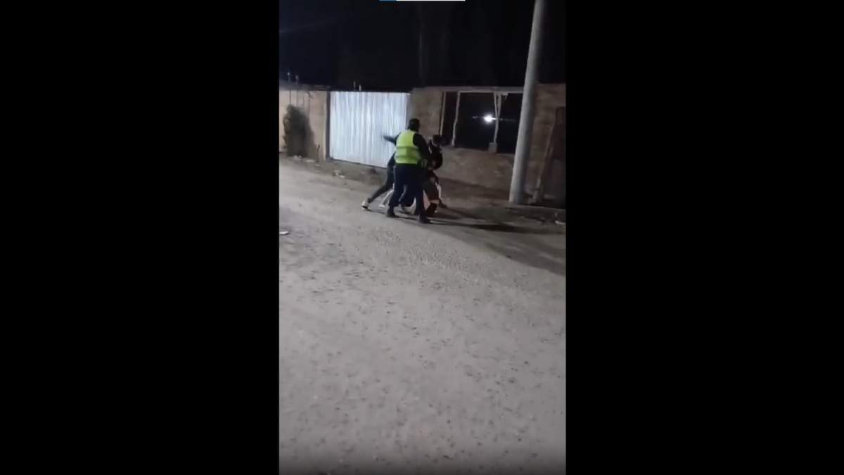 La mujer y el conductor fueron agredidos. Fuente: (Centenario Digital)