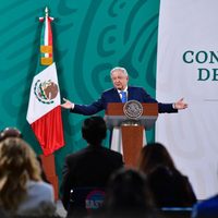 Legisladores llaman "dictador" a AMLO por pedir que se investigue a juez