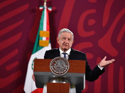 Querían dinamitar la investigación del caso Ayotzinapa para evitar la detención de Murillo: AMLO
