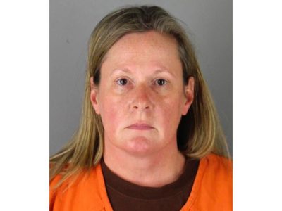 Mujer policía es arrestada por el homicidio del afroamericano Daunte Wright